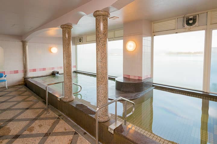 Large Bath (Women’s Bath)