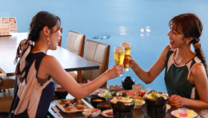 ディナービュッフェは飲み放題付き
